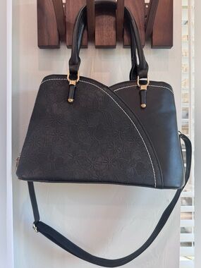 KKXIU Triple Compartment Purse